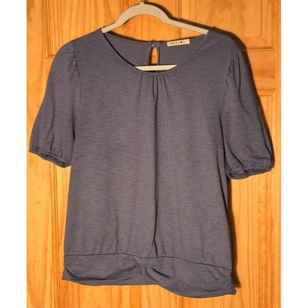 Women’s Size Med Blue Top Short Sleeved